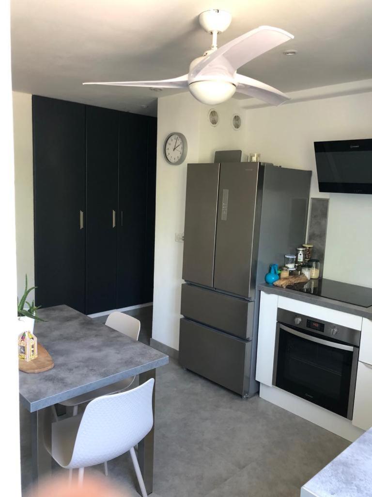 Chambre Avec Salle D'Eau Privee Dans Appartement Partage 200 M Du Tram Монпельє Екстер'єр фото